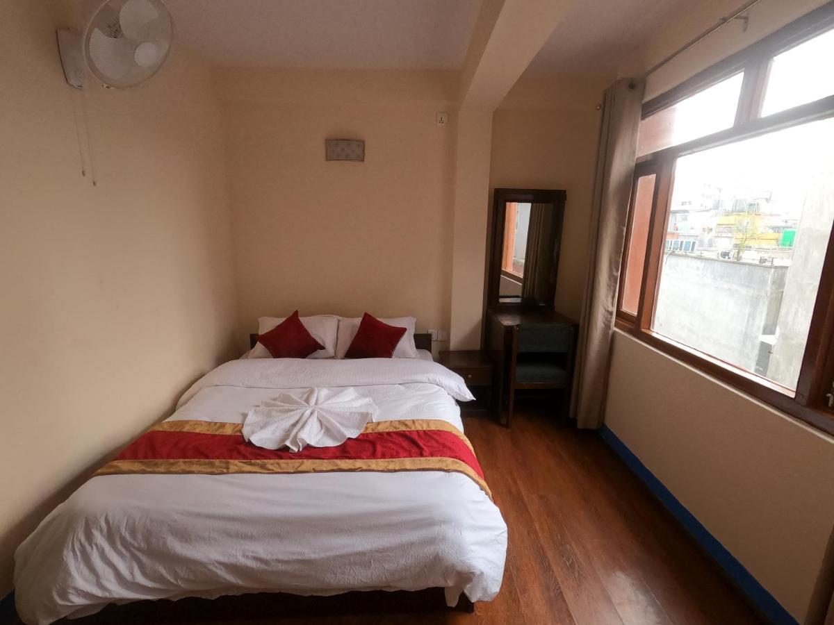 Hotel Silver Jubilee Kathmandu Buitenkant foto