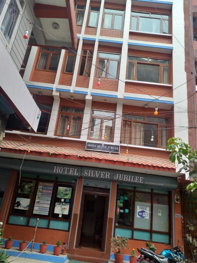 Hotel Silver Jubilee Kathmandu Buitenkant foto