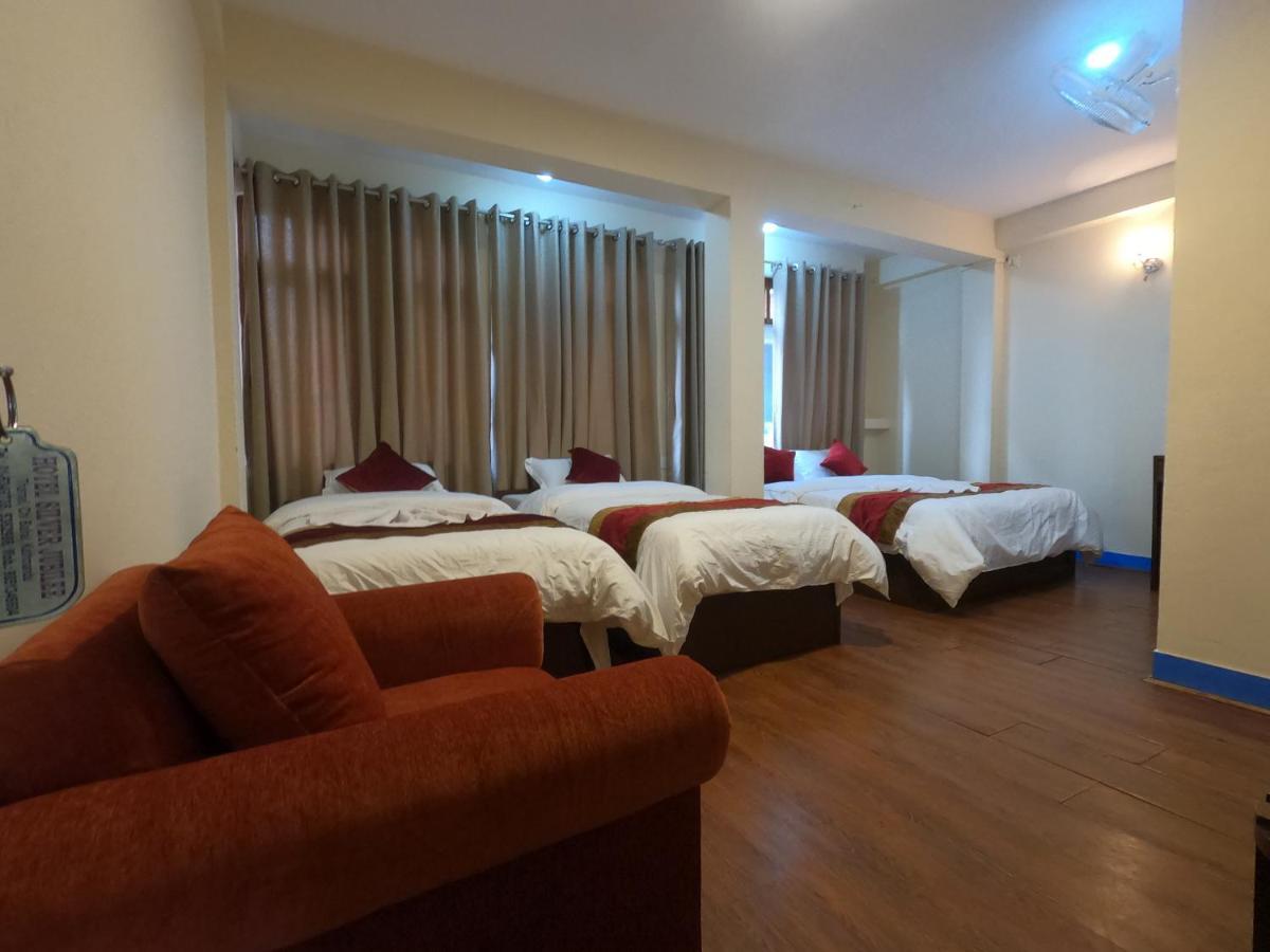 Hotel Silver Jubilee Kathmandu Buitenkant foto