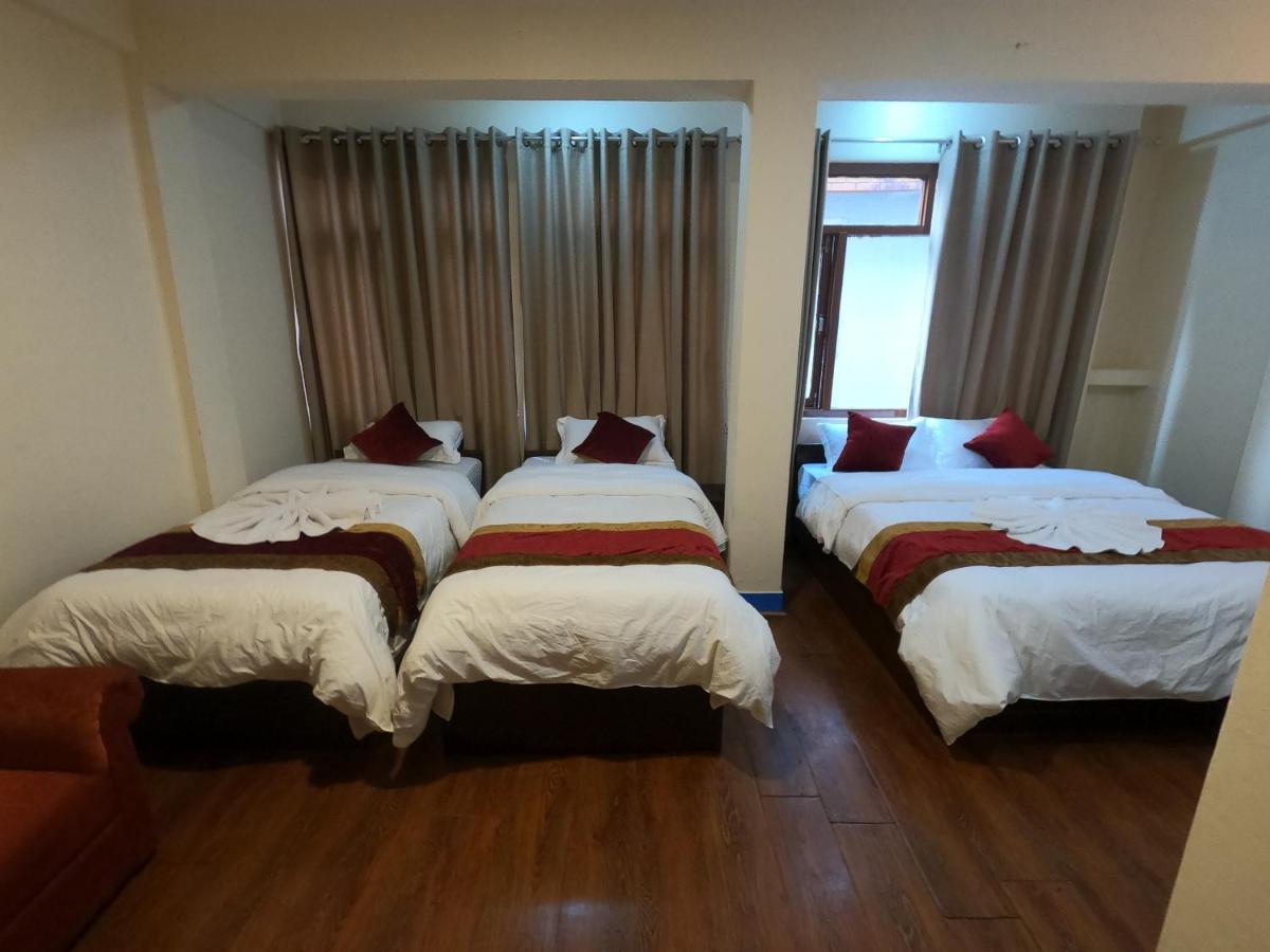 Hotel Silver Jubilee Kathmandu Buitenkant foto