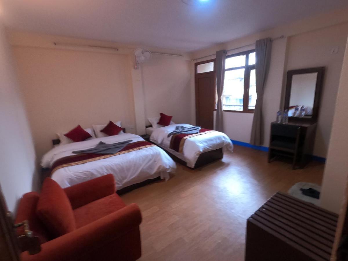 Hotel Silver Jubilee Kathmandu Buitenkant foto