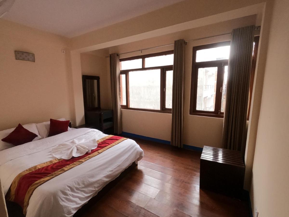 Hotel Silver Jubilee Kathmandu Buitenkant foto