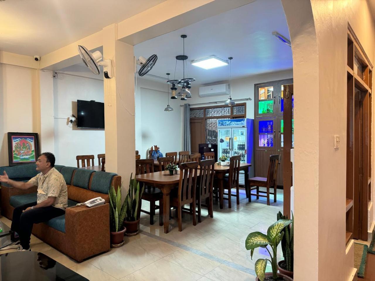 Hotel Silver Jubilee Kathmandu Buitenkant foto